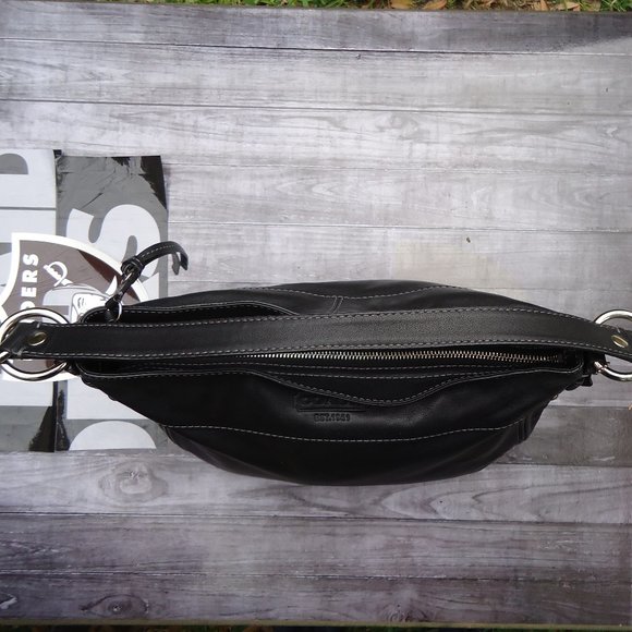 Coach leather Zoe hobo shoulder / handbag. - Picture 9 of 16